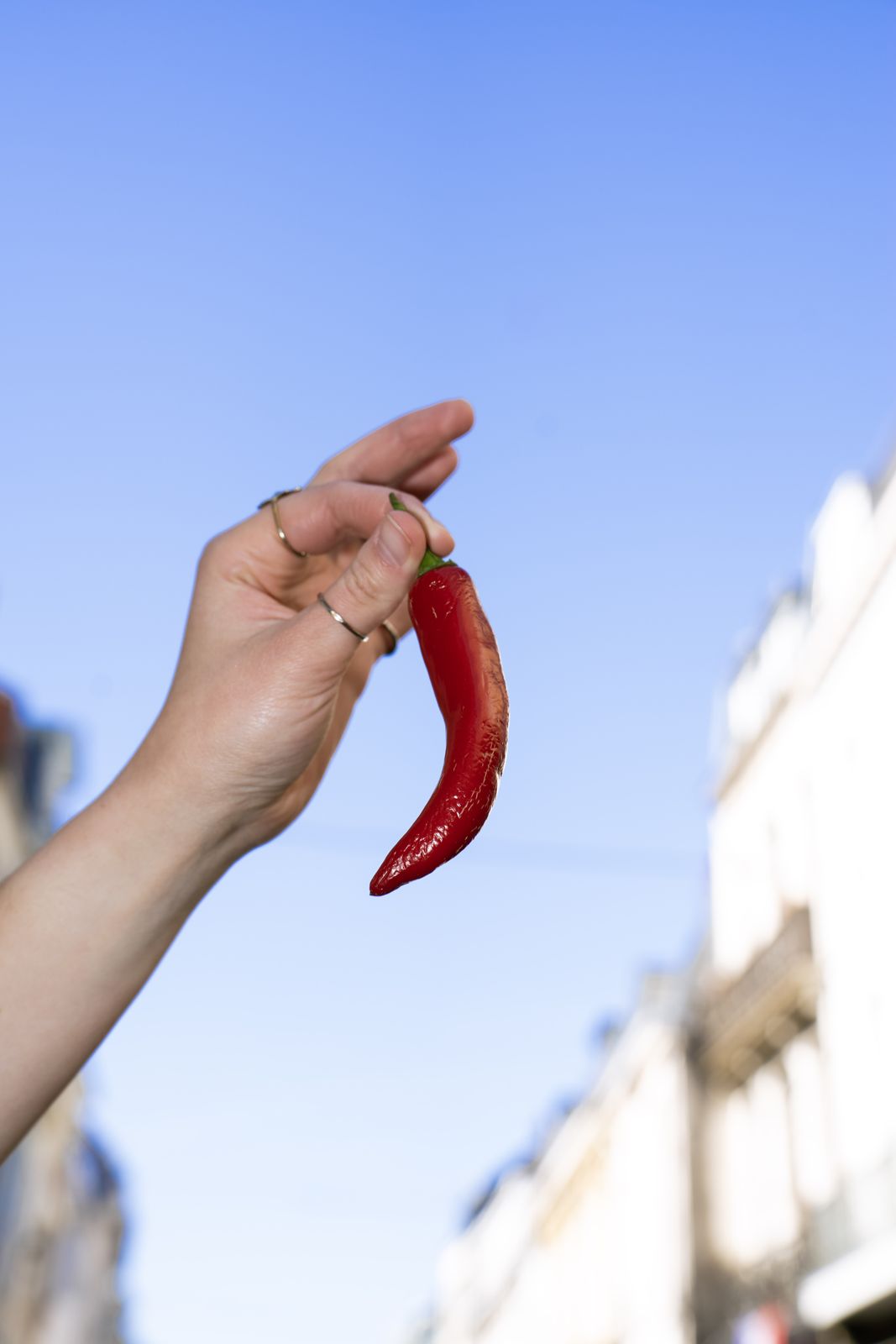 Un piment dans le ciel de la rue Royale